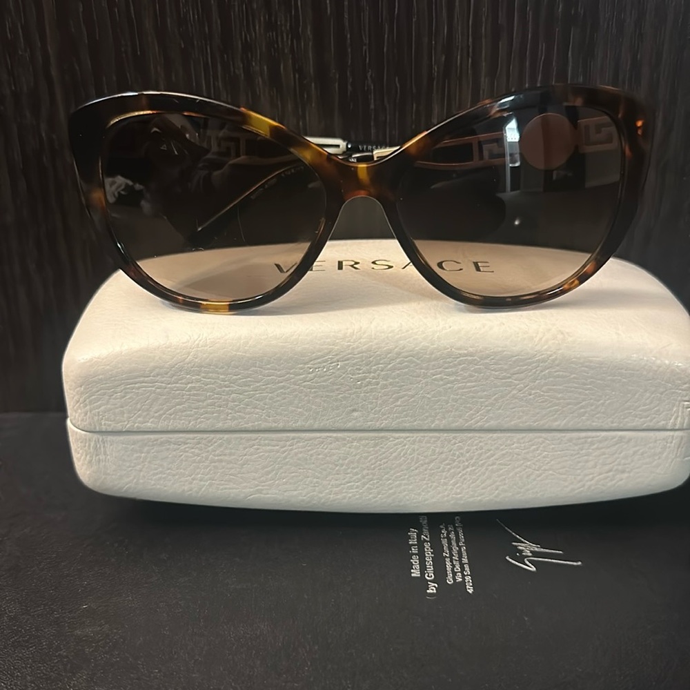 Versace Cat eye sunglasses